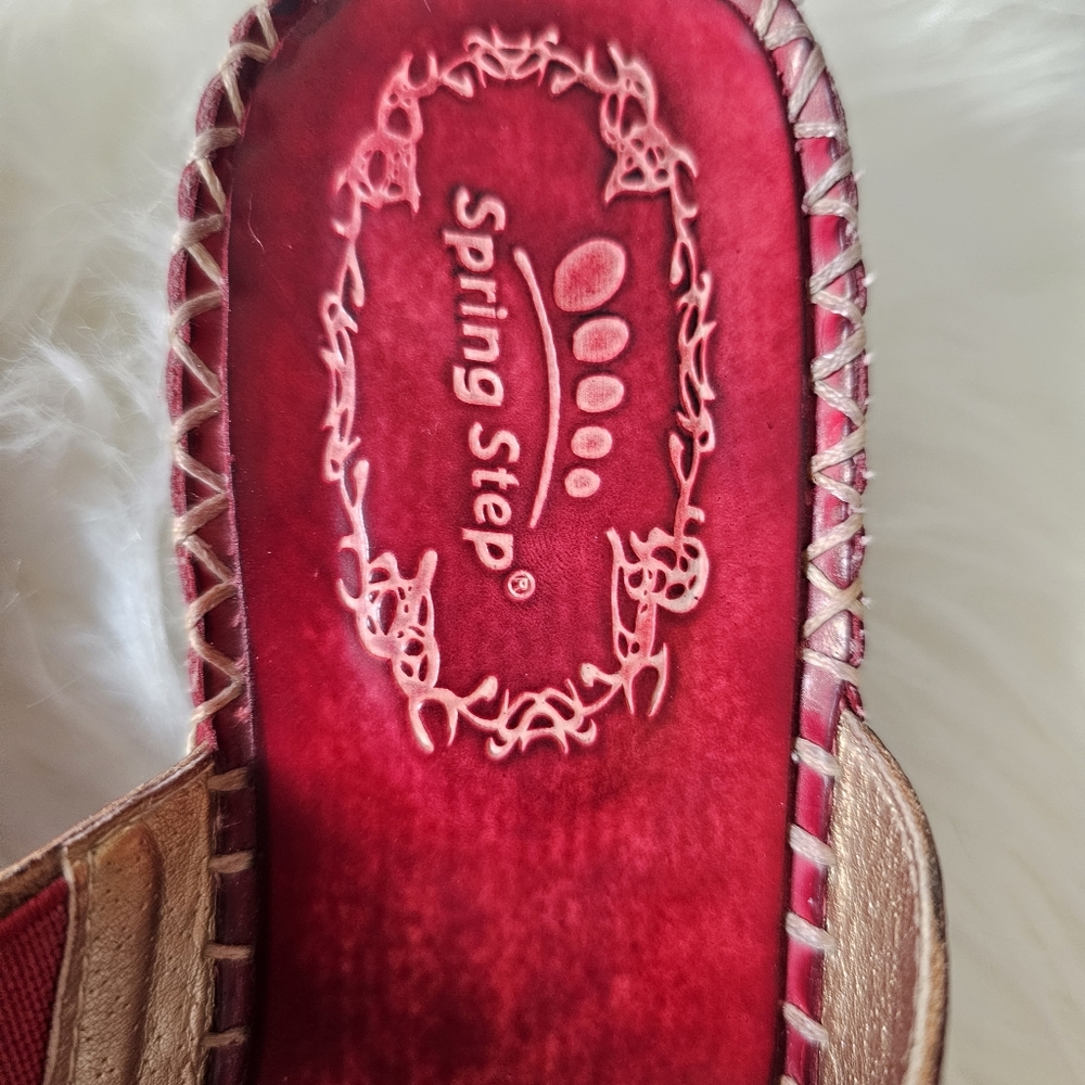 Spring Step Floral Sandals - Picture 5 of 14